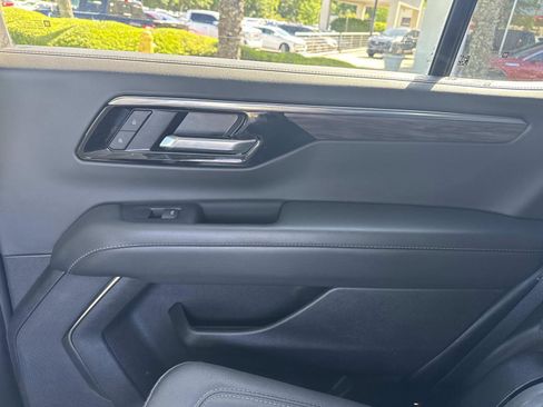 Used 2025 Chevrolet Tahoe Z71 AWD/4WD image 14