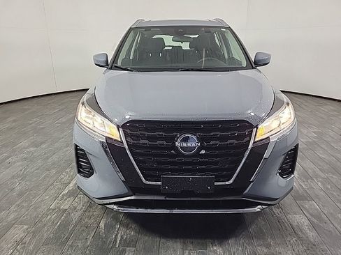 Used 2024 Nissan Kicks SV image 2