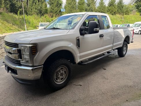 Used 2019 Ford F250 XL w/ XL Value Package AWD/4WD image 3