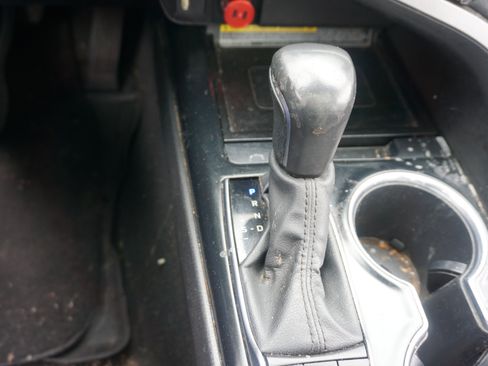 Used 2020 Toyota Camry XSE FWD image 11