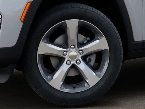 New 2025 Jeep Grand Cherokee Limited image 8