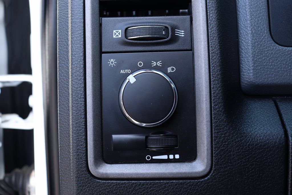 Used 2016 RAM 5500 Tradesman w/ Chrome Appearance Group RWD image 23