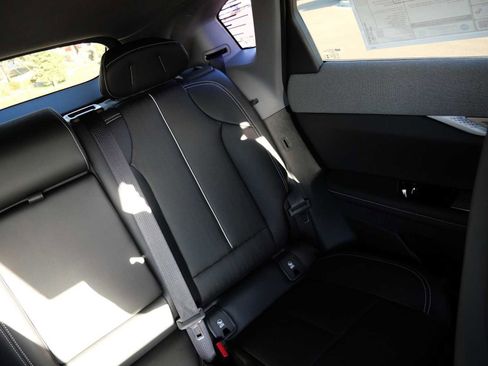 Used 2025 Cadillac Optiq Sport 2 w/ LPO, ONYX Package AWD/4WD image 12