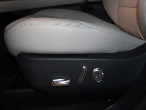 New 2026 Lincoln Nautilus Reserve image 6