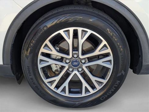 Used 2021 Ford Escape SEL w/ Class II Trailer Tow Package image 24