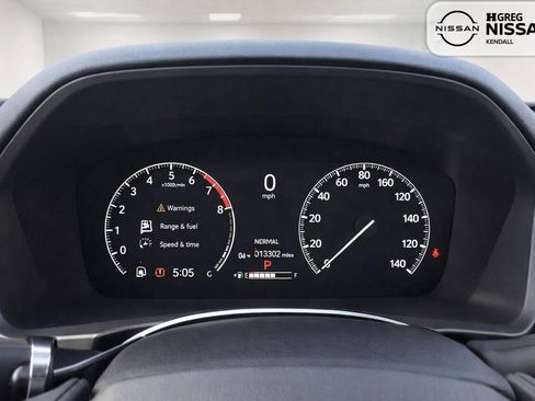 Used 2025 Honda Ridgeline Sport image 11