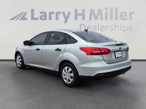 Used 2018 Ford Focus S FWD image 3