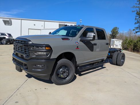 New 2026 RAM 3500 Tradesman image 4