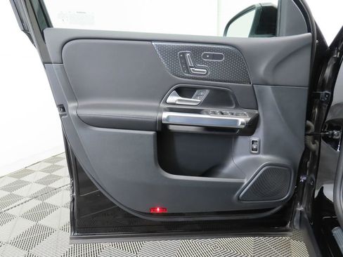 Certified 2025 Mercedes-Benz GLB 250 image 22
