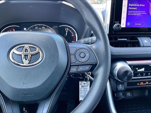 Used 2024 Toyota RAV4 LE AWD/4WD image 25