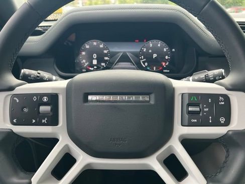 Used 2025 Land Rover Defender 110 X-Dynamic SE AWD/4WD image 25