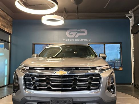 Used 2025 Chevrolet Equinox LT w/ Safety and Technology Package AWD/4WD image 8