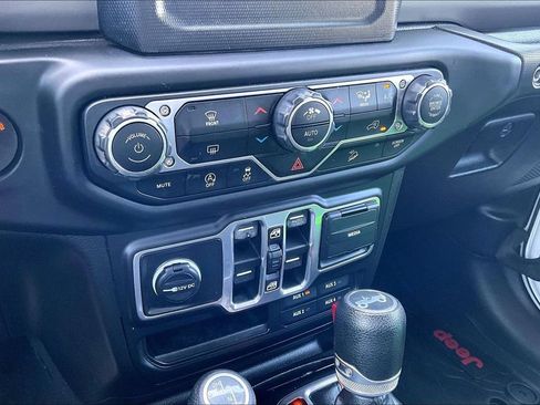 Used 2018 Jeep Wrangler Unlimited Sport S AWD/4WD image 20