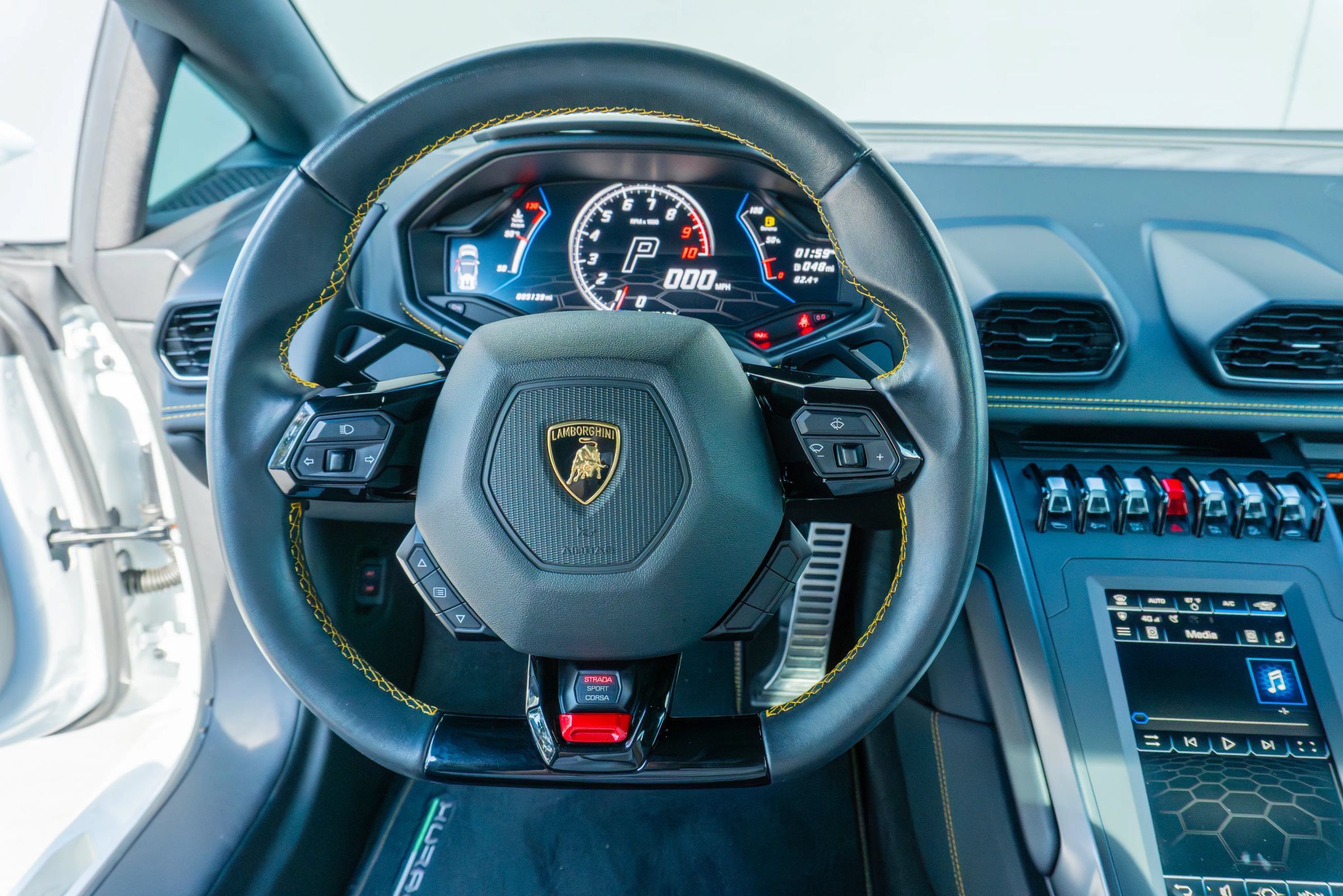 Used 2021 Lamborghini Huracan EVO RWD image 60