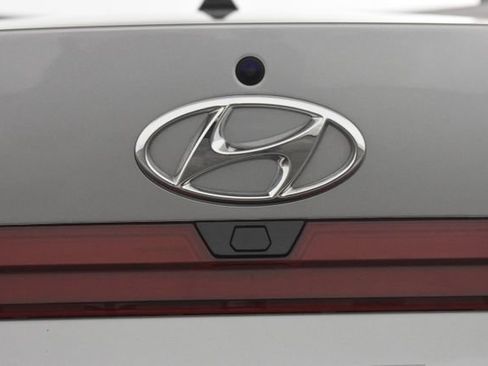 Used 2022 Hyundai Elantra SEL w/ Preferred Accessory Package FWD image 38
