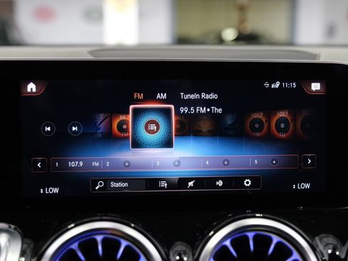 Used 2021 Mercedes-Benz GLB 250 w/ Premium Package image 33