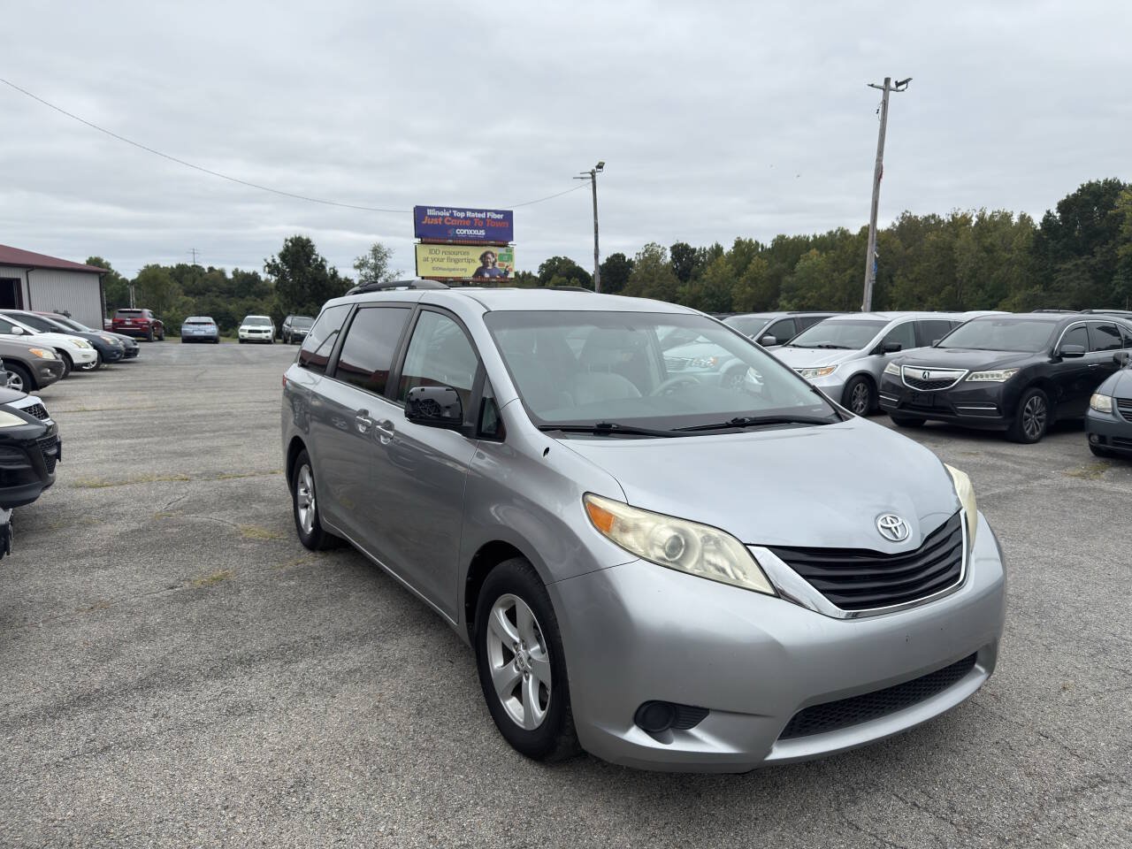 Used 2011 Toyota Sienna LE w/ Towing Pkg FWD image 5