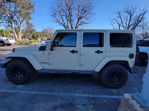 Used 2012 Jeep Wrangler Unlimited Sahara w/ Connectivity Group image 3