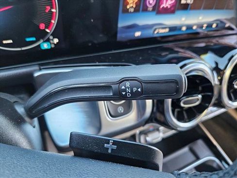 Used 2026 Mercedes-Benz GLB 250 image 12