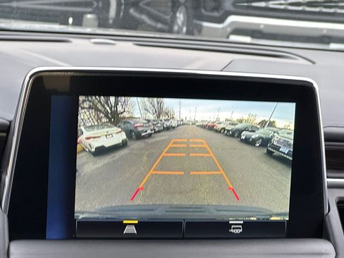 Used 2024 Chevrolet Suburban LT image 19