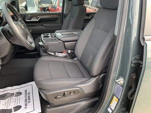 Used 2025 Chevrolet Silverado 2500 LT w/ Safety Package image 35