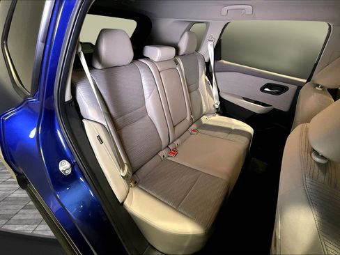 Used 2023 Nissan Rogue SV image 24