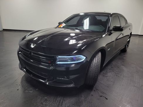 Used 2017 Dodge Charger R/T image 5