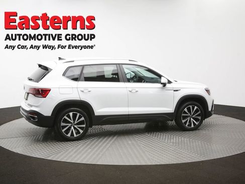 Used 2022 Volkswagen Taos SE image 42