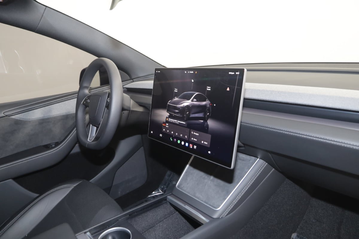 Used 2026 Tesla Model Y AWD image 41