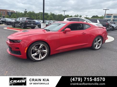 Used 2020 Chevrolet Camaro SS RWD image 3