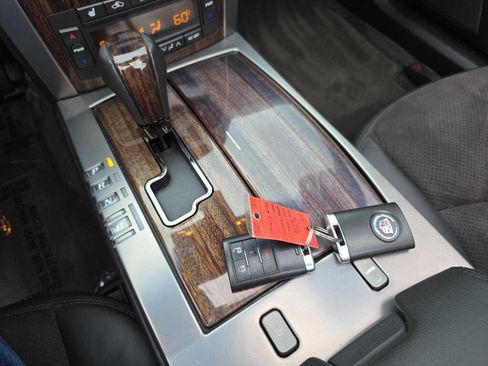 Used 2008 Cadillac XLR V image 21