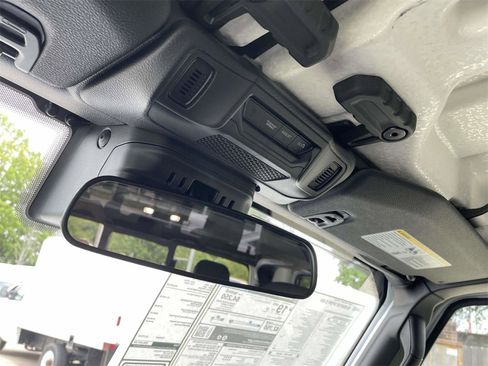 New 2025 Jeep Gladiator Sport w/ Premium Package image 24