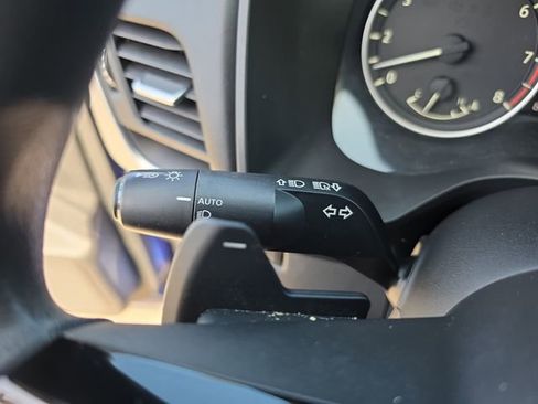 Used 2021 Nissan Rogue S FWD image 21