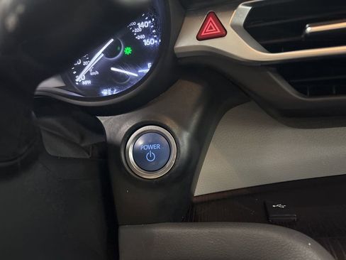 Used 2021 Toyota Sienna XLE image 18