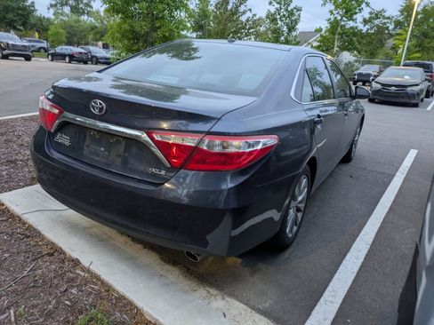 Used 2015 Toyota Camry XLE image 7
