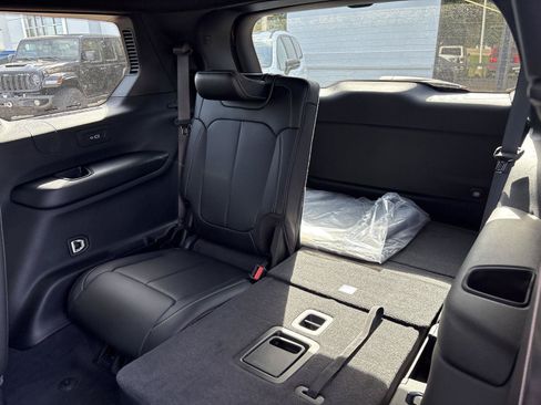 New 2026 Jeep Grand Cherokee L Limited AWD/4WD image 12