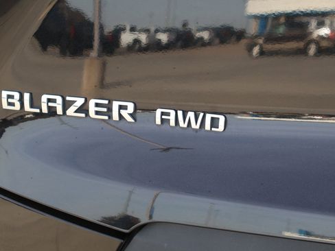 Used 2024 Chevrolet Blazer LT AWD/4WD image 8