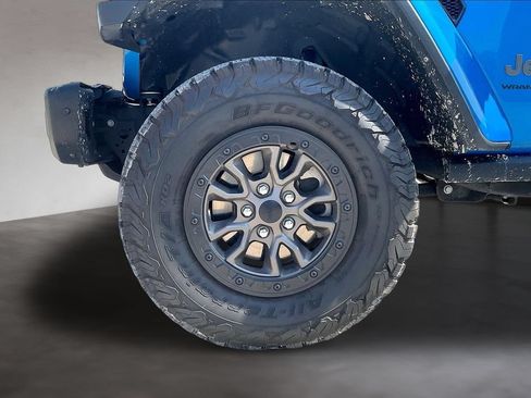 Used 2023 Jeep Wrangler Unlimited Rubicon 392 w/ Trailer Tow Package AWD/4WD image 30