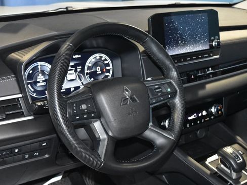 Used 2024 Mitsubishi Outlander Ralliart image 2