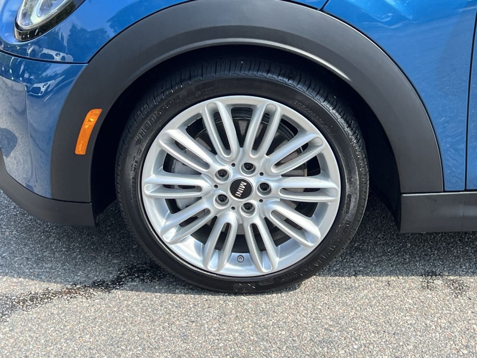 Used 2023 MINI Cooper S w/ Signature Upholstery Package FWD image 9