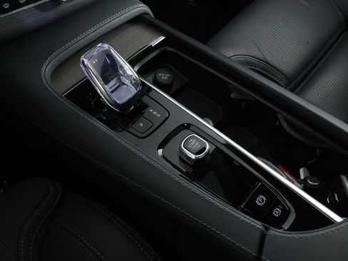 Certified 2023 Volvo XC90 T8 Ultimate AWD/4WD image 15