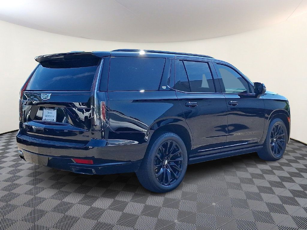 Used 2023 Cadillac Escalade Sport Platinum w/ LPO, ONYX Package AWD/4WD image 4
