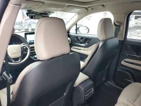 New 2026 Lincoln Corsair Premiere image 26