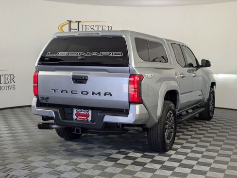 Used 2025 Toyota Tacoma TRD Sport AWD/4WD image 2