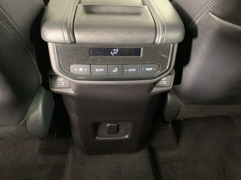 Used 2024 Toyota Grand Highlander AWD Hybrid image 36