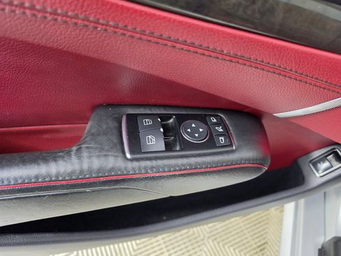 Used 2013 Mercedes-Benz SL 550 image 6