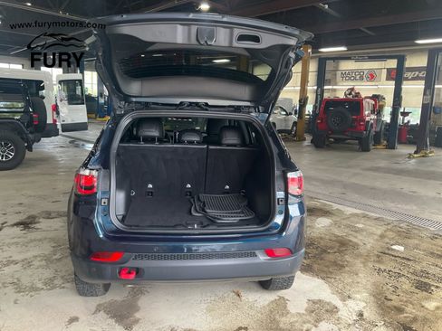 Used 2024 Jeep Compass Trailhawk w/ Trailhawk Convenience Group AWD/4WD image 23