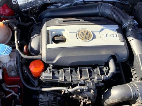 Used 2013 Volkswagen Beetle 2.0T FWD image 30