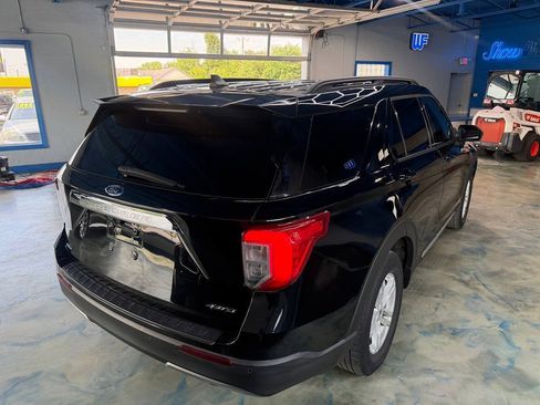 Used 2022 Ford Explorer XLT w/ Equipment Group 202A AWD/4WD image 11