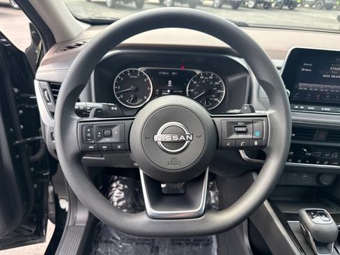 Used 2023 Nissan Rogue SV AWD/4WD image 18